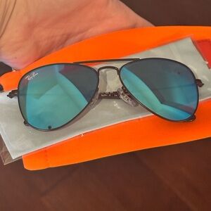 Ray-Ban jr Aviator Sunglasses with Orange Case